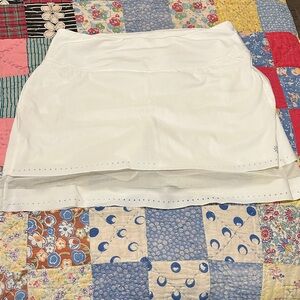 Athleta Classic White Skort. Size xsmall. GUC.